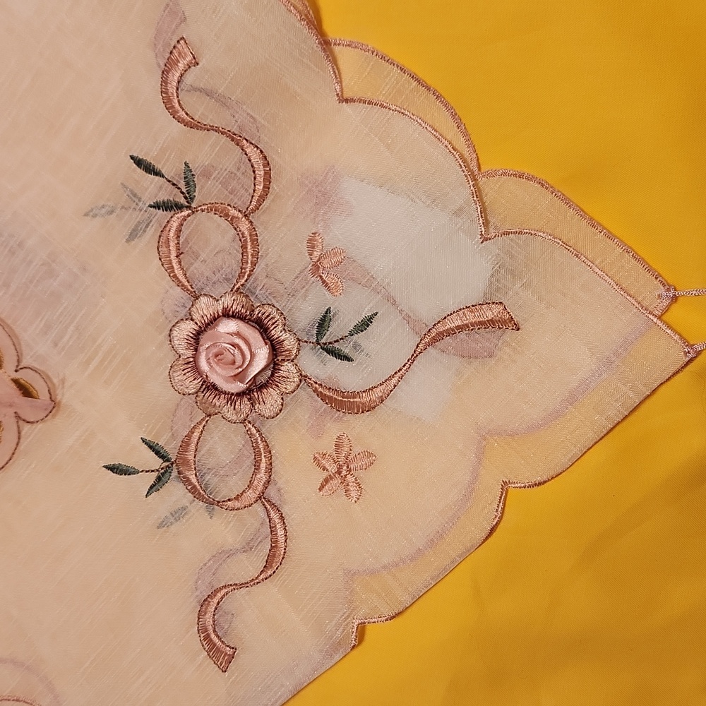 Square Table Linen/Topper - Picture 3 of 6